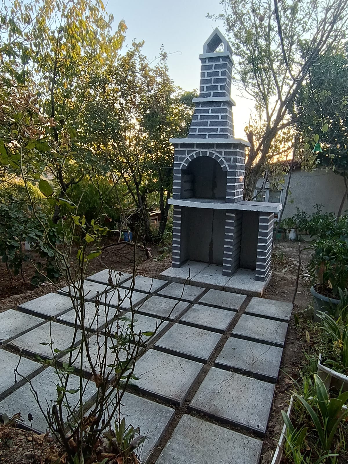 Tek tezgahlı Beton barbekü