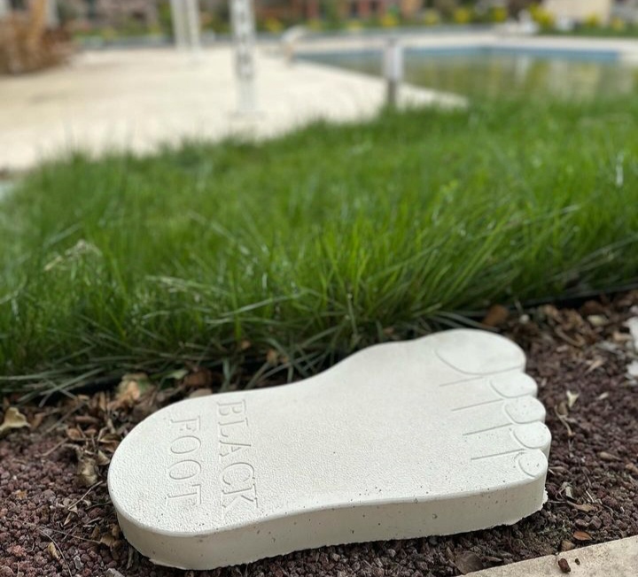 ADIM TAŞI (AYAK İZİ)